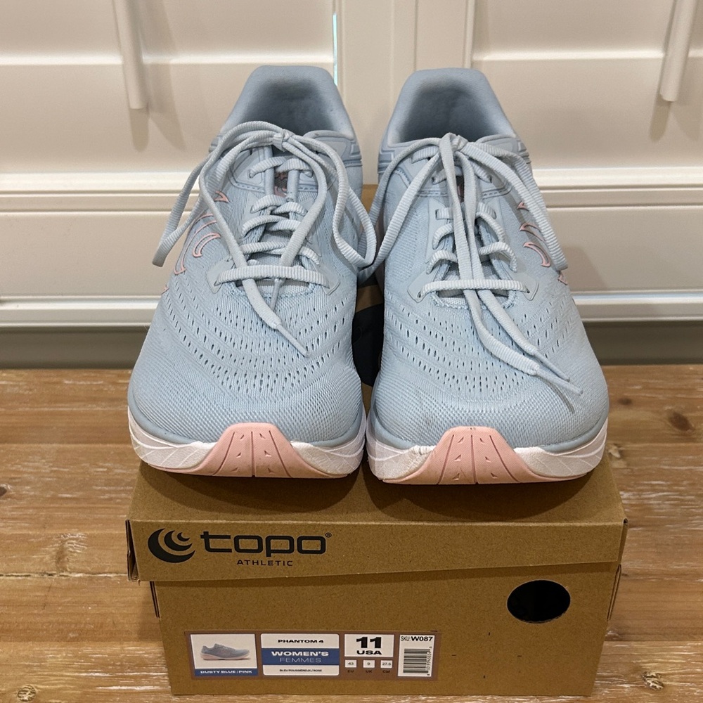 Topo Athletic Women's Light Blue Running Sneakers with Pink Accents